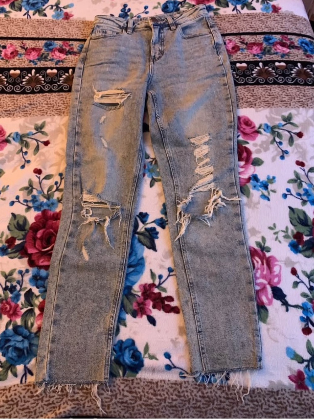 No Boundaries Light Blue Distressed Straight Leg Jeans